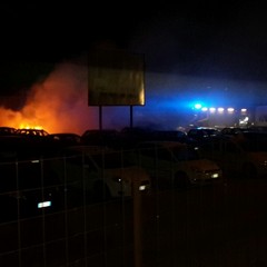 incendio all'autoparco