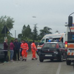 Ambulanze e Carabinieri sul luogo dellincidente