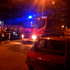 auto in fiamme