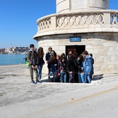 Gli alunni della “Riccardo Monterisi” di Bisceglie visitano il nostro Faro
