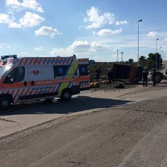 Incidenti anche in città. Tre feriti, traffico bloccato