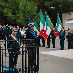 4 novembre, la commemorazione al Monumento ai Caduti
