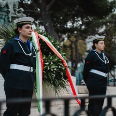 4 novembre, la commemorazione al Monumento ai Caduti