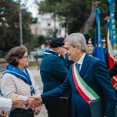 4 novembre, la commemorazione al Monumento ai Caduti