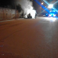 Auto in fiamme