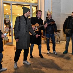 "Vieni a Molfetta": il DUC promuove il commercio locale con la Rimbamband - Credits Cosmo De Pinto