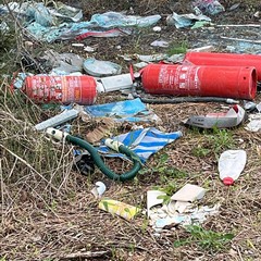 Scoperte due discariche abusive vicino all'asta di collegamento della 16 bis