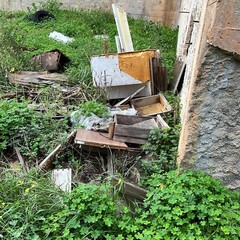 Scoperte due discariche abusive vicino all'asta di collegamento della 16 bis