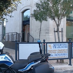 Tenta rapina in banca a Molfetta, fugge a mani vuote: preso all'uscita