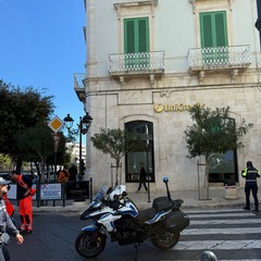 Tenta rapina in banca a Molfetta, fugge a mani vuote: preso all'uscita