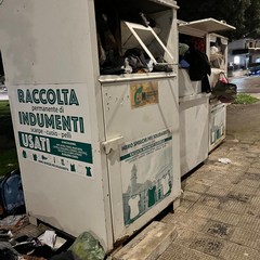 «Indumenti abbandonati per le strade di Molfetta», la denuncia della Gepa