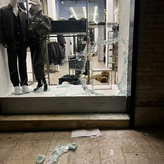 Colpo a Wild Store. «In soli 6 minuti hanno ripulito parte del mio negozio»