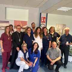 Mons Basile in visita allOspedale Don Tonino Bello di Molfetta