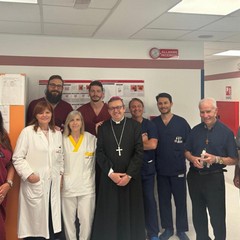 Mons Basile in visita allOspedale Don Tonino Bello di Molfetta