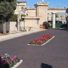 Nuova pavimentazione del cimitero