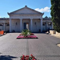 Nuova pavimentazione del cimitero