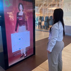 Presentazione di Nico al Gran Shopping