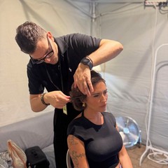 Battiti Live 2026, l'hairstylist Salvo Binetti cura i look di Serena Brancale e Arisa