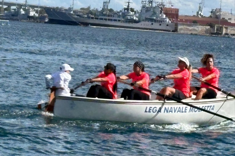 Canottaggio, la Lega Navale Molfetta vince il Palio in Rosa a Taranto