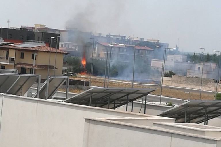 Incendio Rione Madonna della Rosa