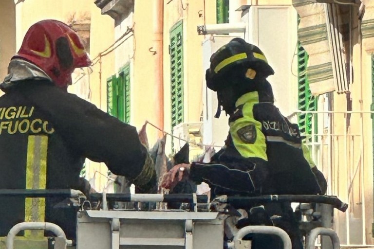 Recuperati con i Vigili del fuoco gli effetti personali degli sfollati di Via D’Azeglio