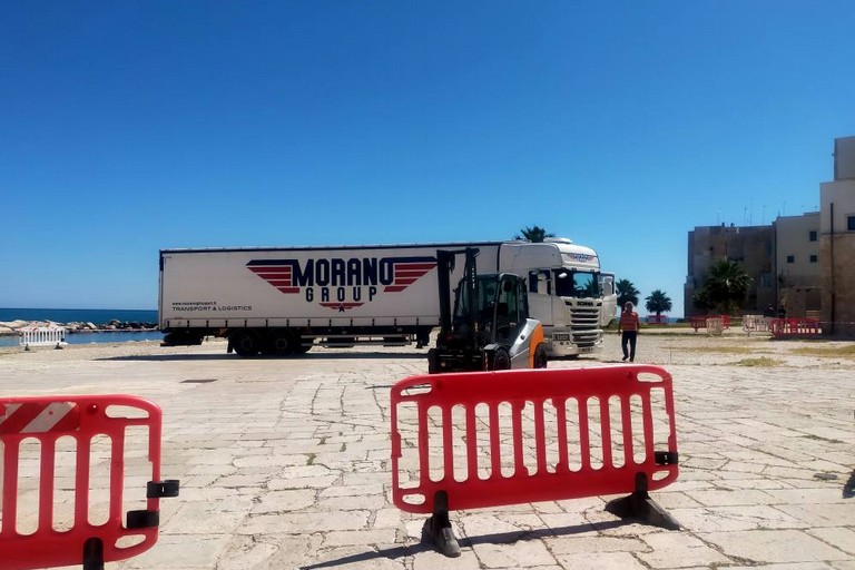 Verso Battiti Live: iniziati i primi allestimenti del backstage a Cala Sant'Andrea