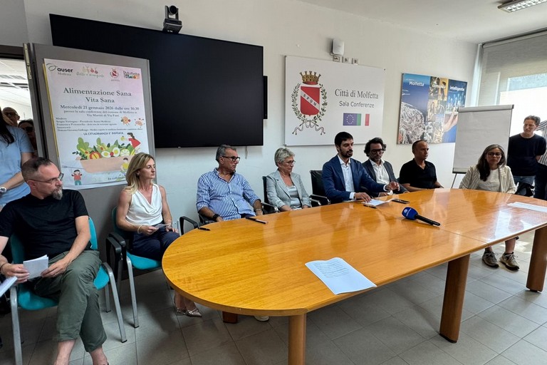 Presentata la nuova giunta comunale: il sindaco Manuel Minervini punta su una squadra rinnovata