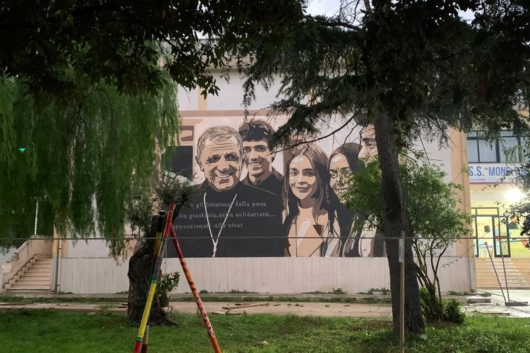 Murale dedicato a Don Tonino Bello