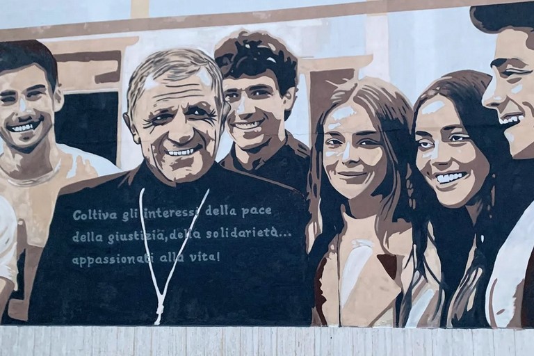 Un murales per Don Tonino Bello