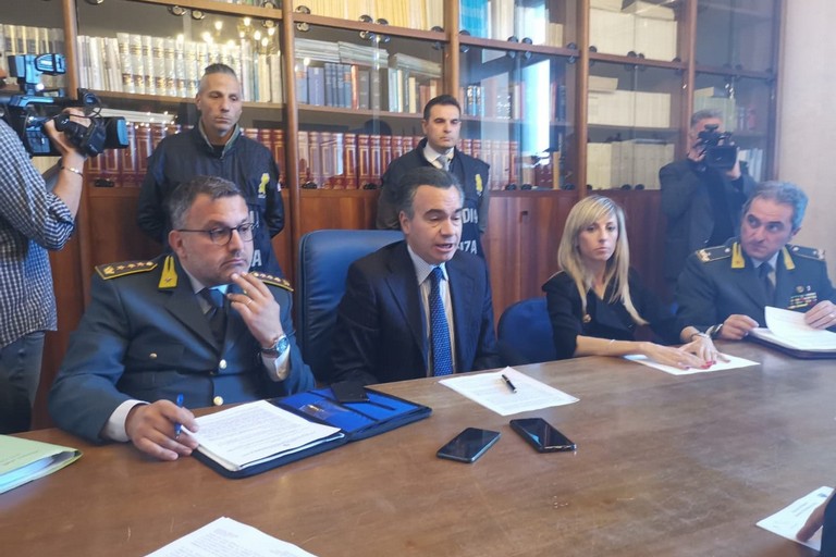 La conferenza stampa della Guardia di Finanza