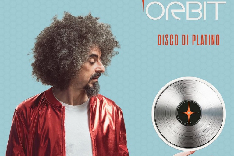 Caparezza macina record: “Orbit Orbit” conquista il disco di platino