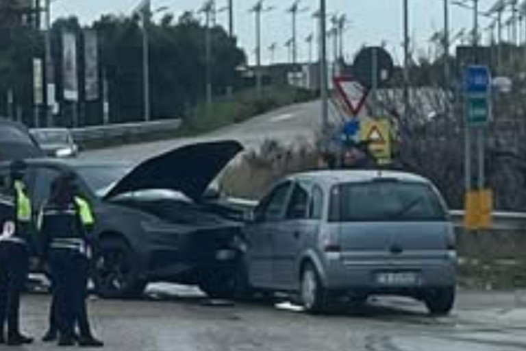 Incidente sulla strada vicinale Palombaro: coinvolti due mezzi