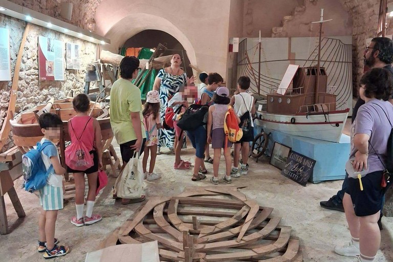 “Il Covo degli Artisti” alla scoperta del legame tra Molfetta e il mare