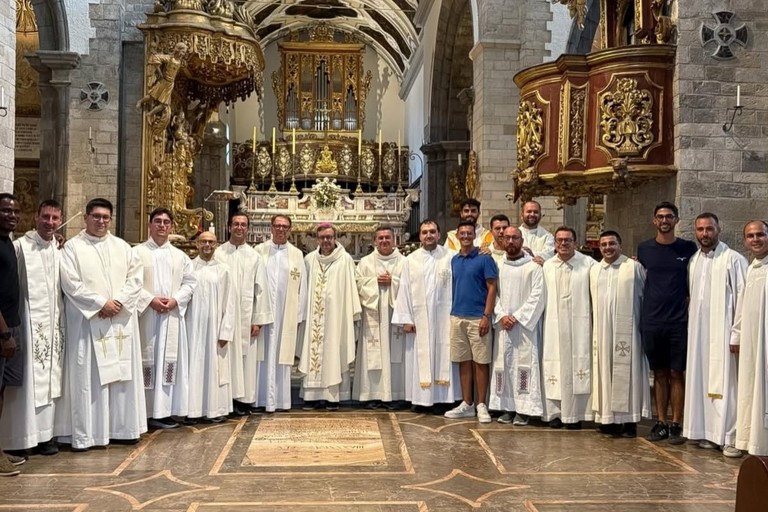 Giovani sacerdoti e seminaristi della Diocesi di Molfetta