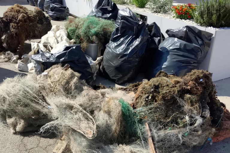 Spiagge e fondali puliti dai rifiuti