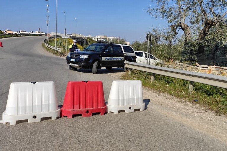 Il posto di blocco della Polizia Locale