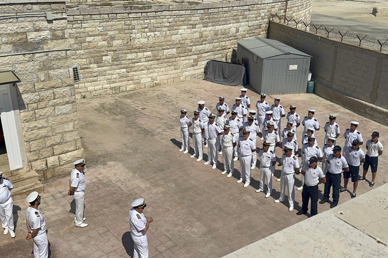 Il direttore marittimo della Puglia e Basilicata Jonica in visita alla Capitaneria di Porto di Molfetta