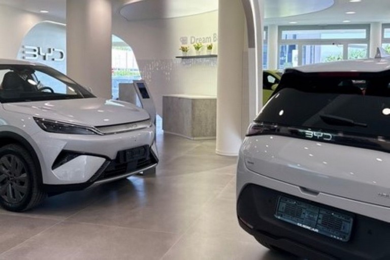 Automobili