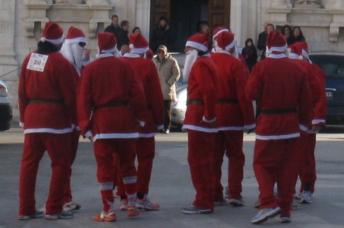 Gruppo Babbo Natale. <span>Foto Isabella de Pinto</span>