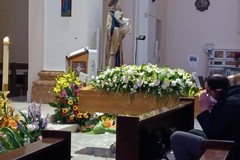 Ucciso con almeno 70 coltellate. A Santo Spirito i funerali di Franco Dogna