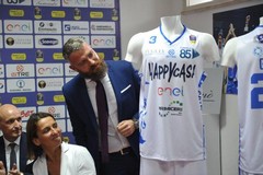 Puglia Outlet Village: un nuovo logo sulla maglia del Brindisi