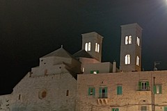 Minervini: «Ringrazio don Gino Samarelli per l'illuminazione delle torri del Duomo»