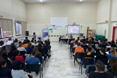 Gli studenti della “Poli” incontrano lo scrittore Francesco Minervini e i genitori di Michele Fazio