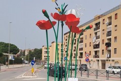 Inaugurata l'installazione "Ci vuole un fiore" a Molfetta