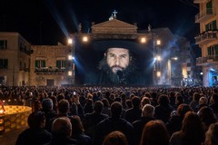 Vinicio Capossela a Molfetta, oggi un grande evento da vivere insieme nel cuore della città