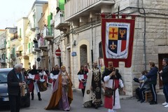 Molfetta rivive la storia e la devozione con il Corteo Storico di Santa Rita - LE FOTO