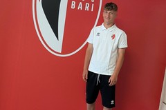 Il Bari pensa al futuro e blinda il suo gioiellino: Simone Paparella rinnova fino al 2028