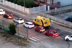 Traffico in tilt ieri in zona ponente: una perdita di olio manda in crisi la viabilità
