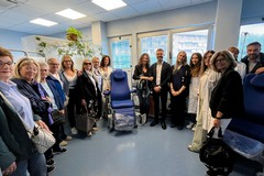 L’associazione “La Doppia Elica” dona due poltrone alla Radiologia dell’Ospedale di Molfetta