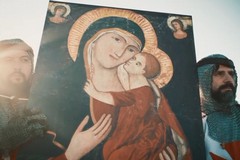 A Molfetta pegrinatio con l'icona della Madonna dei Martiri nella zona industriale